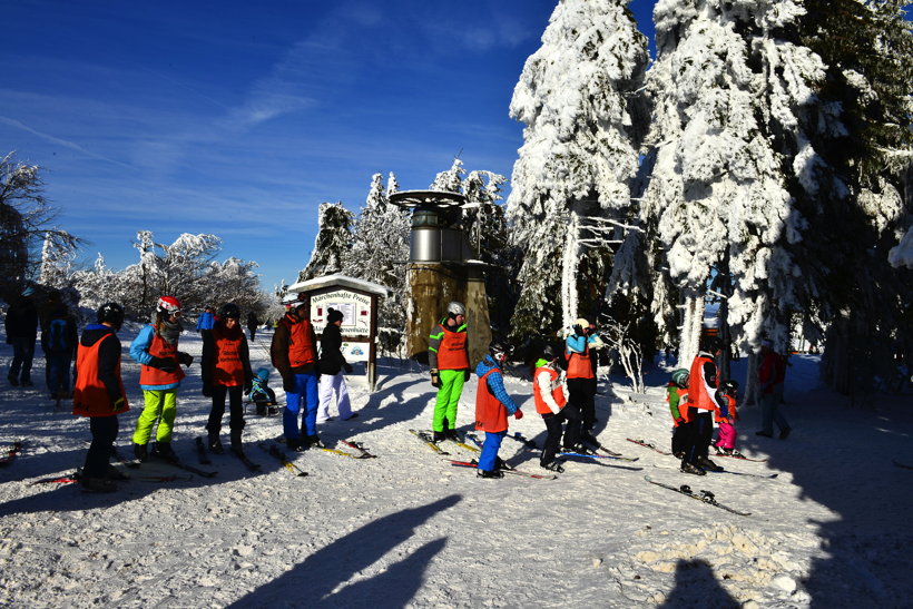 Winterzauber Wasserkuppe Rhön Ski- und Rodelarena und Paragliding.