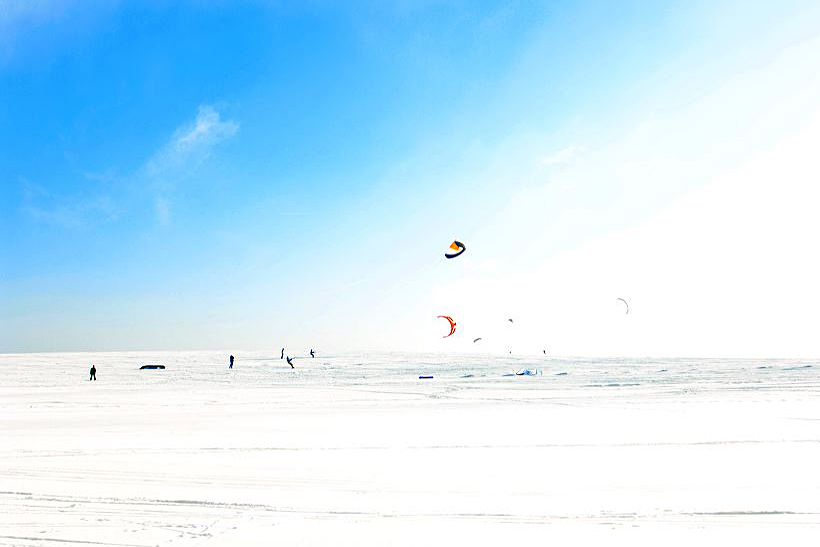 Winterzauber Wasserkuppe Rhön Ski- und Rodelarena und Paragliding.