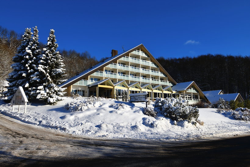 Winterzauber Wasserkuppe Rhön Ski- und Rodelarena und Paragliding.