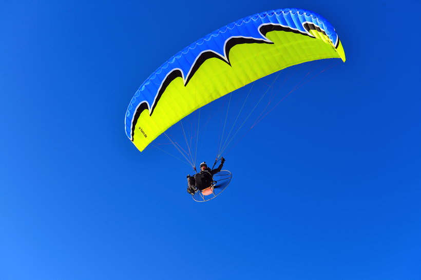 Winterzauber Wasserkuppe Rhön Ski- und Rodelarena und Paragliding.