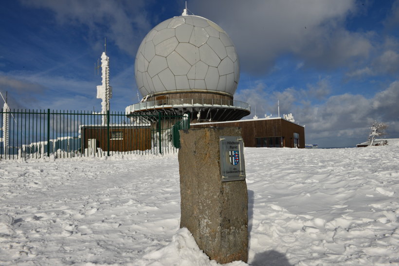 Winterzauber Wasserkuppe Rhön Ski- und Rodelarena und Paragliding.