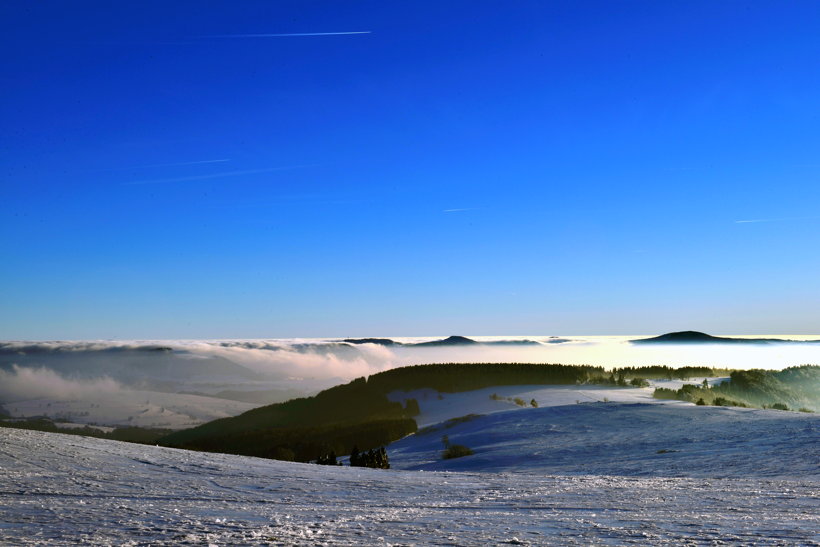 Winterzauber Wasserkuppe Rhön Ski- und Rodelarena und Paragliding.