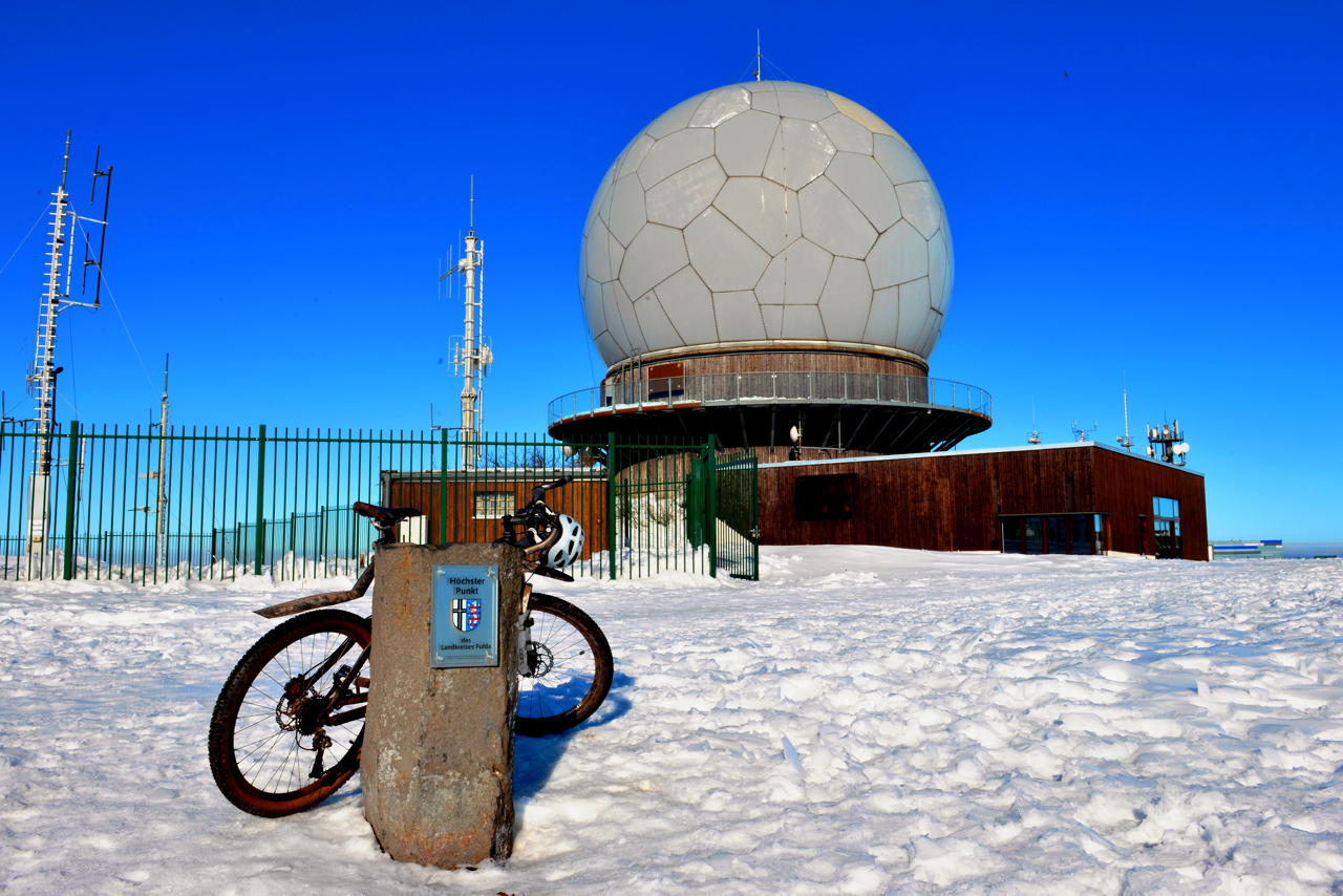 Winterzauber Wasserkuppe Rhön Ski- und Rodelarena und Paragliding.