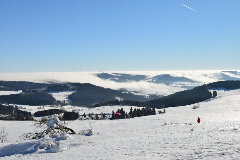Winterzauber Wasserkuppe Rhön Ski- und Rodelarena und Paragliding.