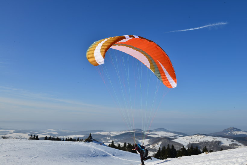 Winterzauber Wasserkuppe Rhön Ski- und Rodelarena und Paragliding.