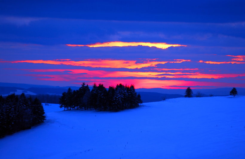 Winterzauber Wasserkuppe Rhön Ski- und Rodelarena und Paragliding.