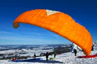 Winterzauber Wasserkuppe Rhön Ski- und Rodelarena und Paragliding.