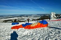 Winterzauber Wasserkuppe Rhön Ski- und Rodelarena und Paragliding.