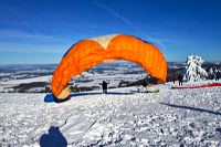 Winterzauber Wasserkuppe Rhön Ski- und Rodelarena und Paragliding.