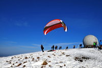 Winterzauber Wasserkuppe Rhön Ski- und Rodelarena und Paragliding.